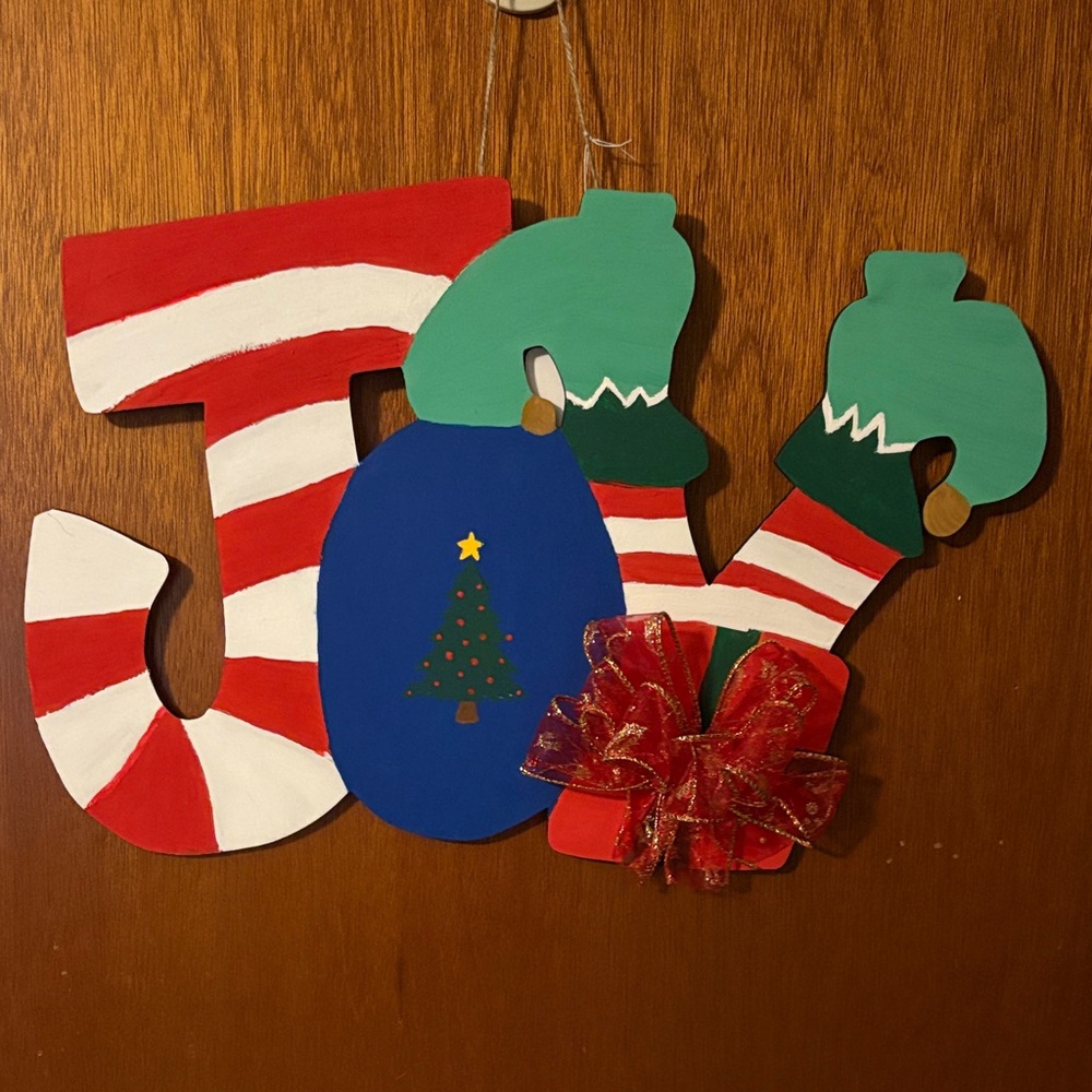 Festive 'Joy' Wall Hanging with Christmas Design
